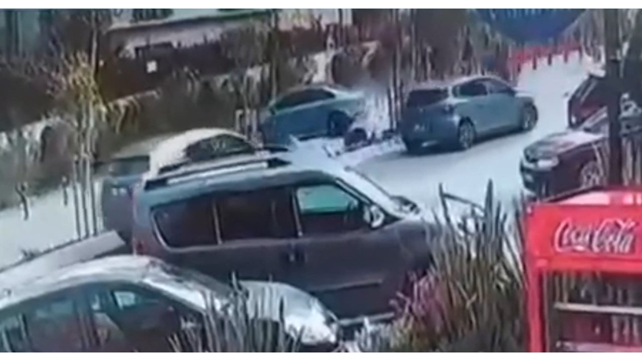 Sancaktepe'de Hatalı 'u' Dönüşü Kazası