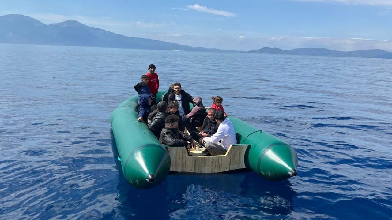 Kuşadası'ndan Yunan Unsurlarının Geri İttiği 13 Kaçak Göçmen Kurtarıldı