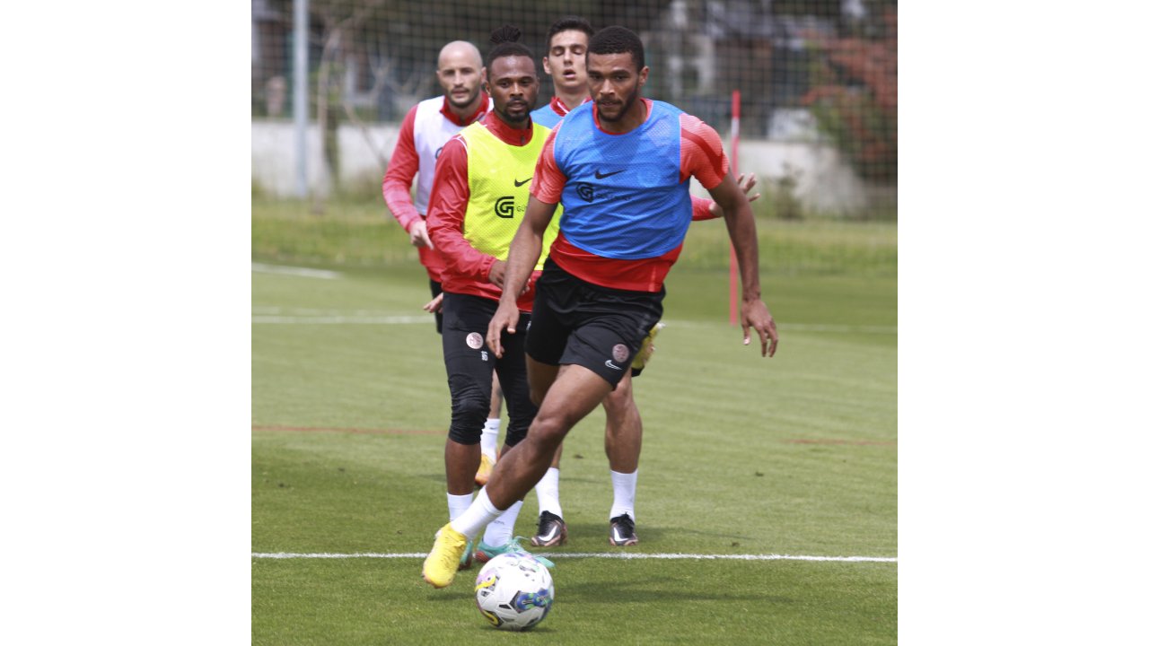 Antalyaspor, Karagümrük'e Tam Kadro Hazırlanıyor