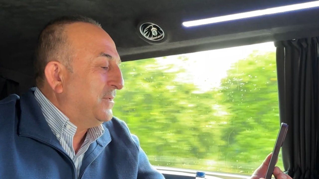 Bakan Çavuşoğlu, Sudan'dan Tahliye Edilen Vatandaşlar İle Görüştü