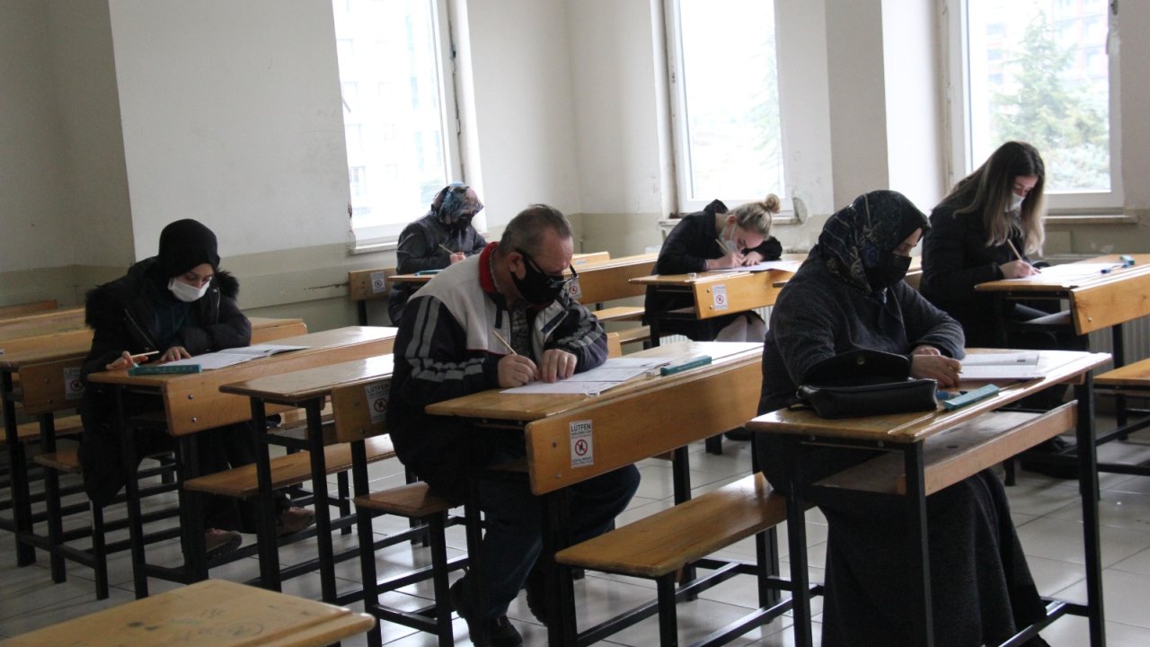 Zeytinburnu’nda Kitap Okuma Yarışması: Toplam 164 Bin Tl Para Ödülü