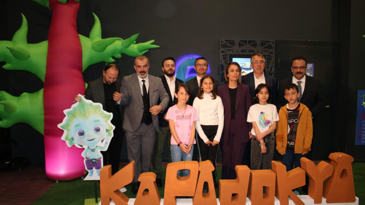 'elif Ve Arkadaşları: Kapadokya' Filmi, Ön Gösteriminde Depremzede Çocuklarla Buluştu