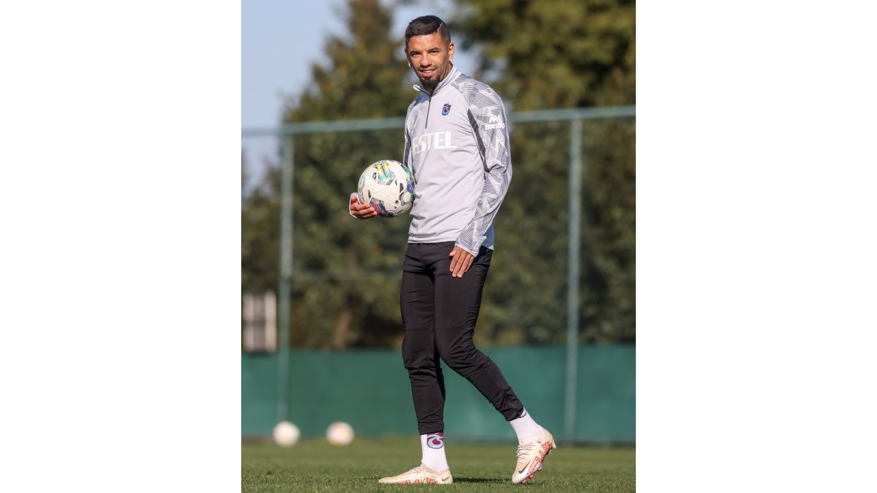 Trabzonspor’da Bruno Peres İle Yollar Ayrıldı