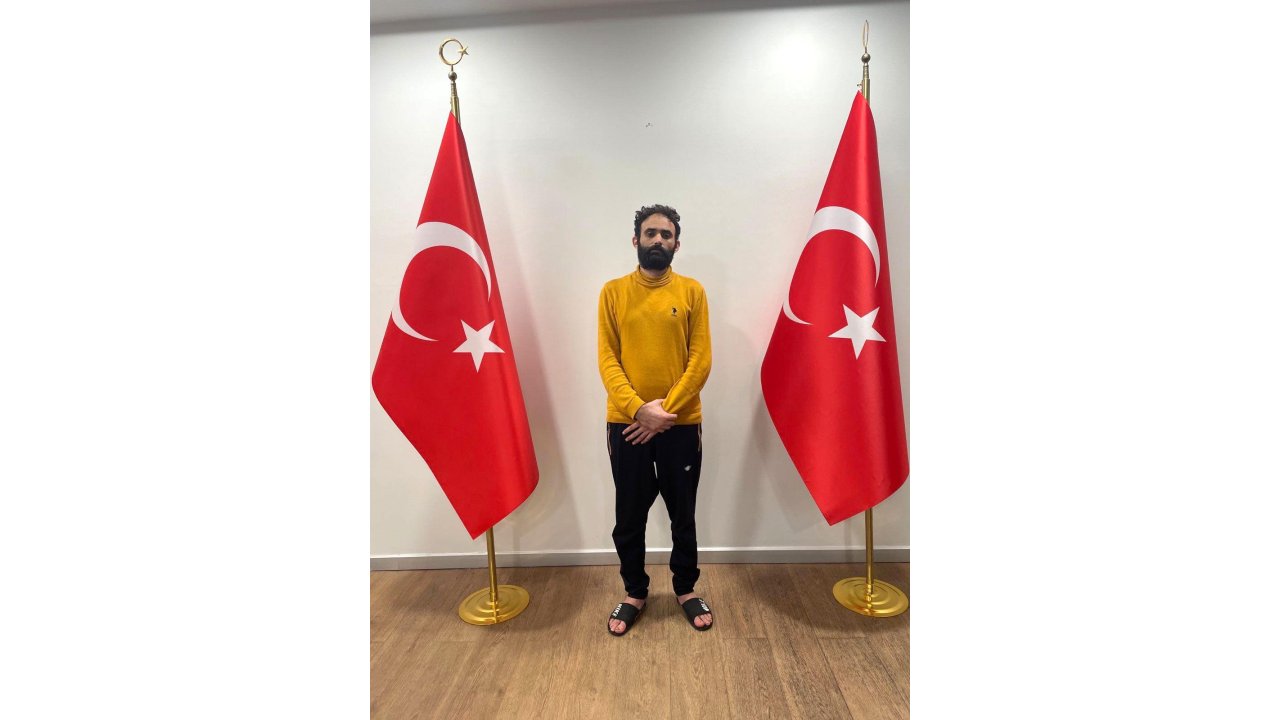 Firari Pkk'lı, Mit Operasyonuyla Türkiye'ye Getirildi