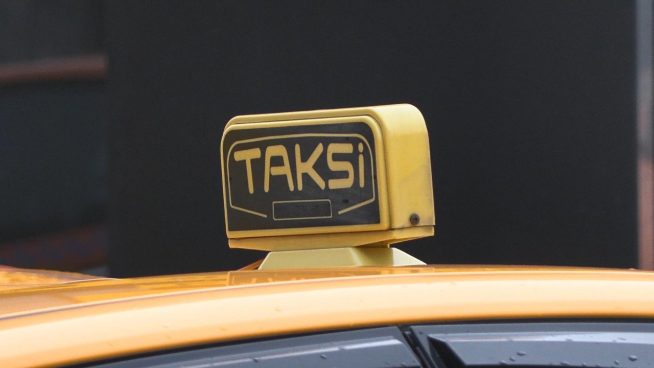 Taksilerde 'akıllı Tepe Lambası' Dönemi Tedarik Sıkıntısına Takıldı