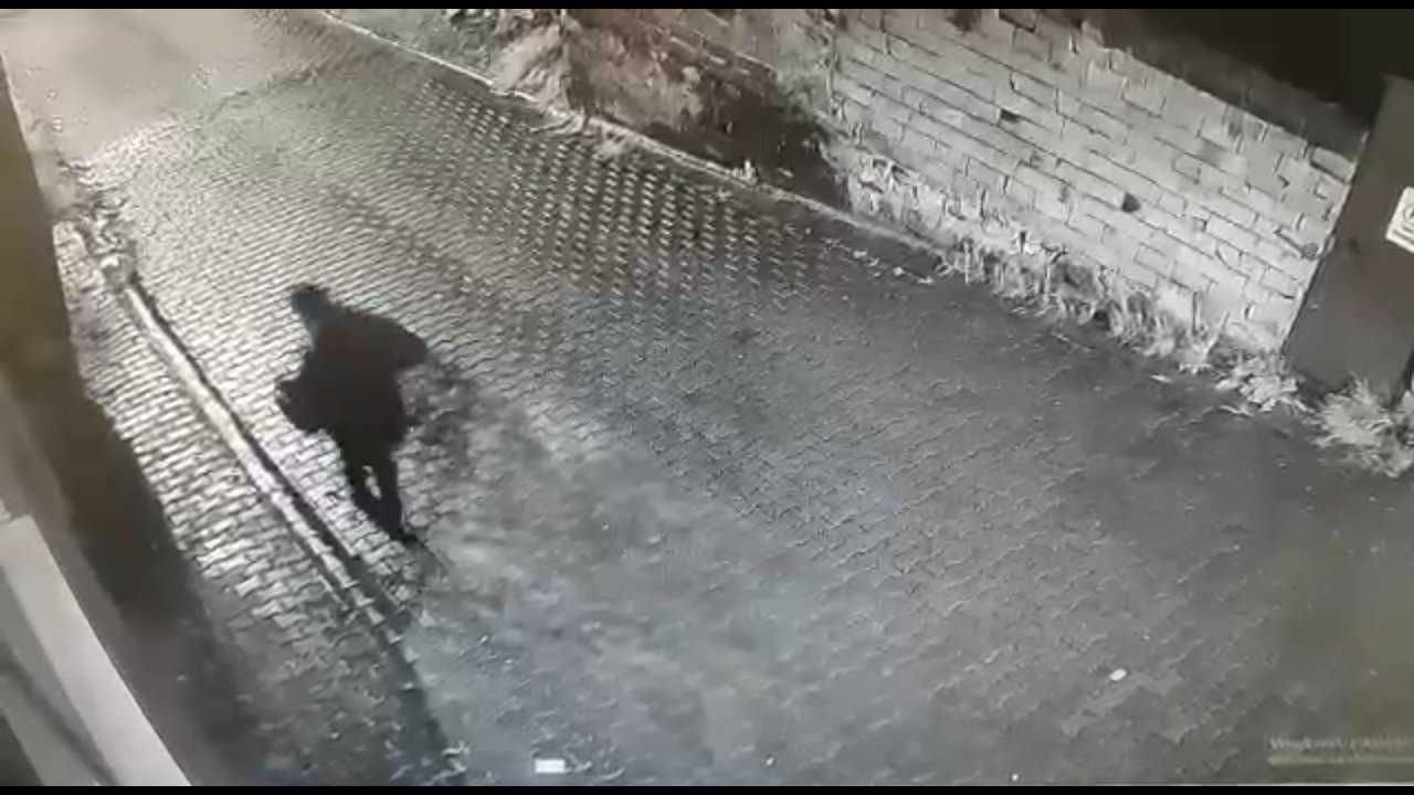 Yolunu Kestikleri Kişinin Para Ve Cep Telefonunu Gasbeden 4 Şüpheli Tutuklandı