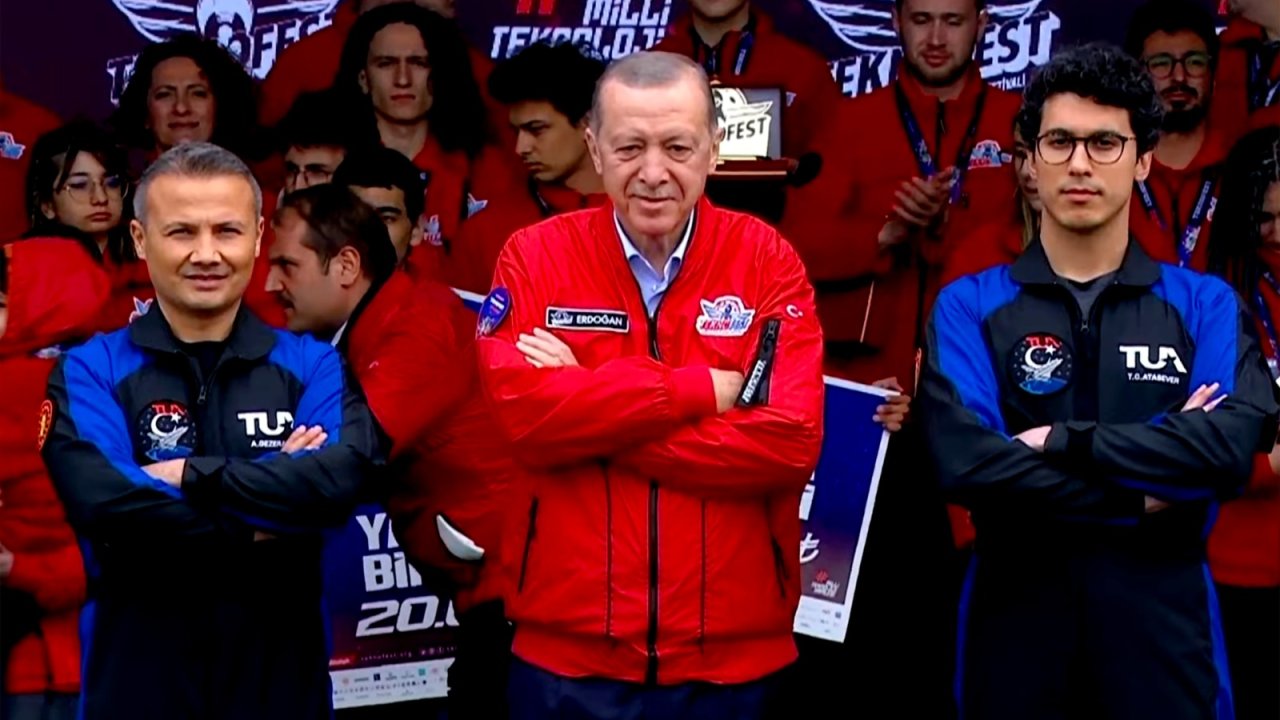 (fotoğrafla Yeniden) Cumhurbaşkanı Erdoğan Türkiye'nin Uzay Yolcularını Açıkladı