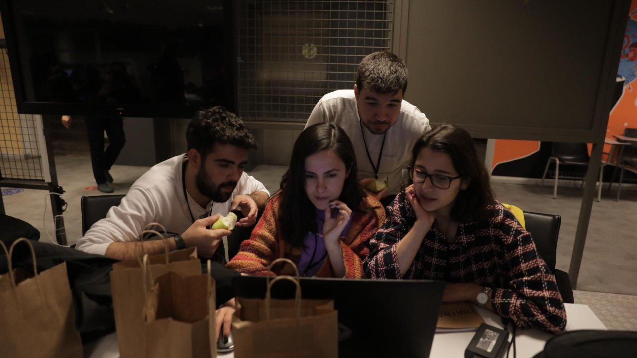 Sektörde Gelecek Vadeden Gençler ‘enhancer Oyun Hackathonu’nda