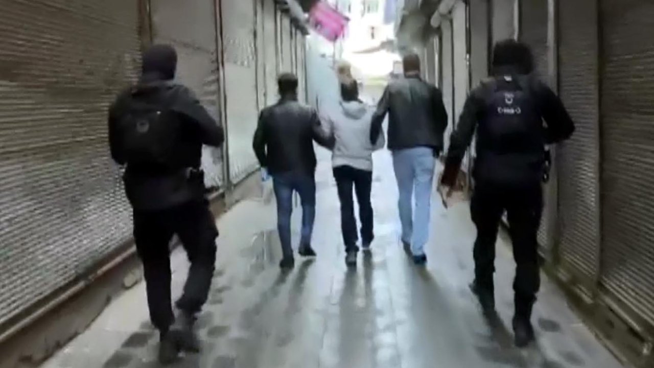 Pkk/kck Ve Fetö/pdy Soruşturmalarında 24 Şüpheli Gözaltına Alındı (2)