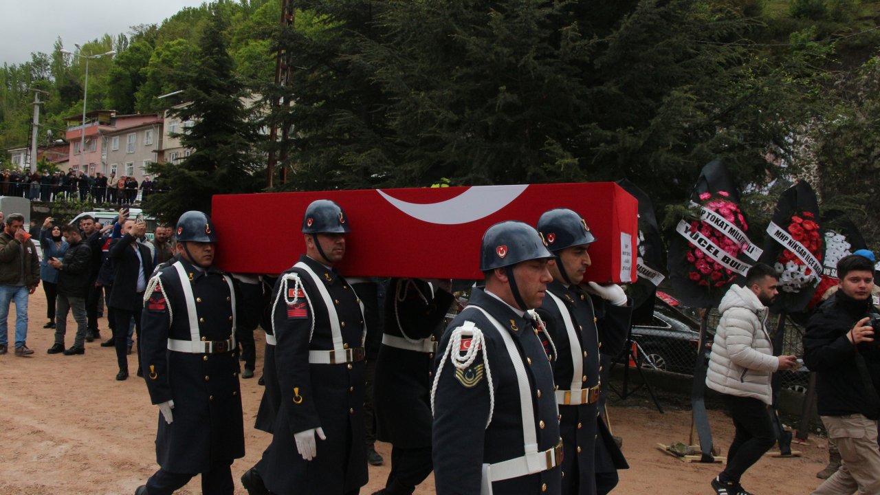 Şehit Astsubayın Cenazesi, Memleketi Tokat'ta Toprağa Verildi (2)