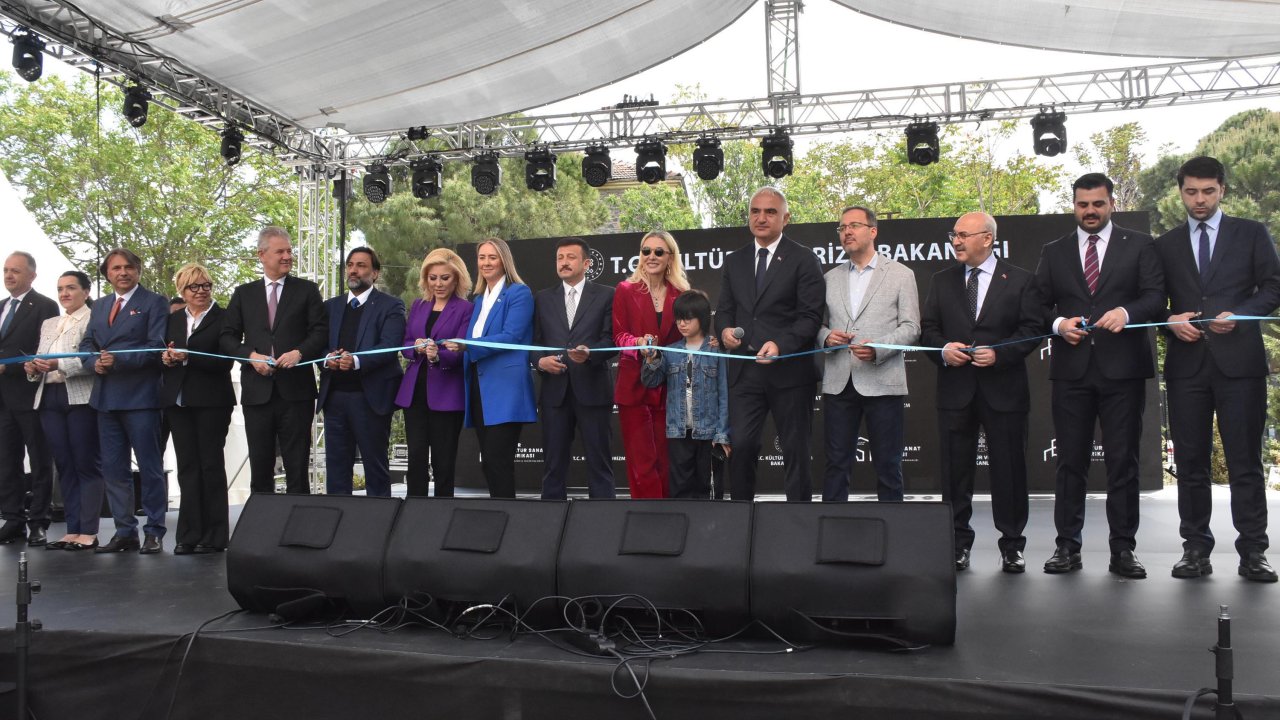 Bakan Ersoy: İzmir Kültür Sanat Fabrikası, Cazibe Merkezi Olacak