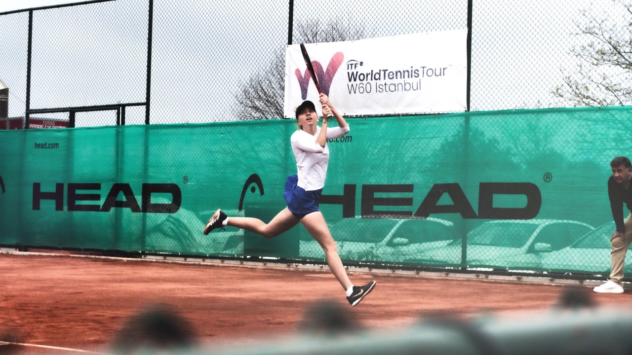 Berfu Cengiz, W60 Istanbul 23 April Cup’ta Finale Yükseldi