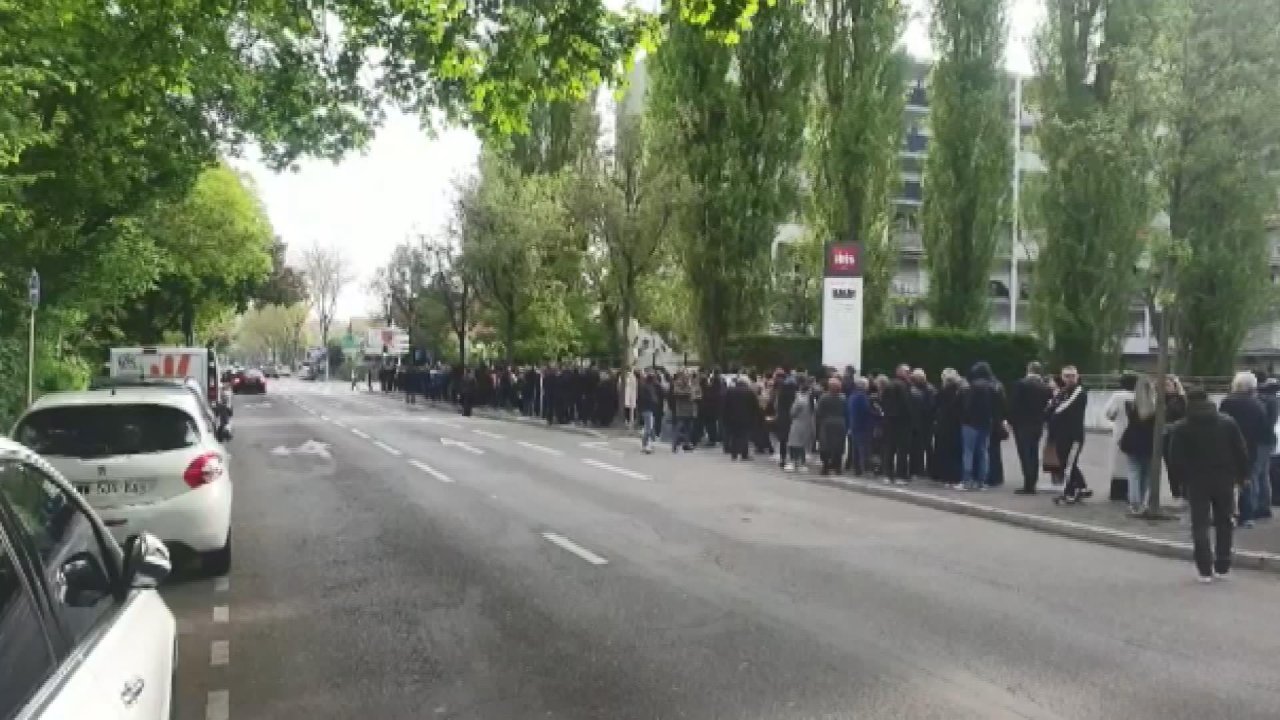 Almanya’dan Sonra En Çok Türk Seçmenin Bulunduğu Fransa’da Oy Verme İşlemi Devam Ediyor