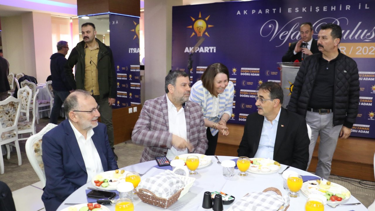 Bakan Dönmez: Millet İttifakı; 7 Kocalı Hürmüz Misali 7 Ayrı Ses