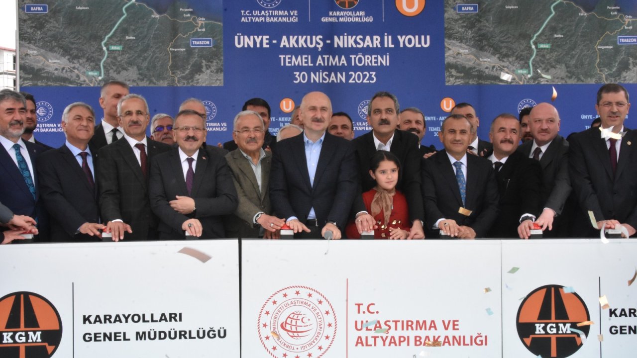 Bakan Karaismailoğlu Ve Özer, Ünye-akkuş-niksar Kara Yolunun Temel Atma Törenine Katıldı - Yeniden