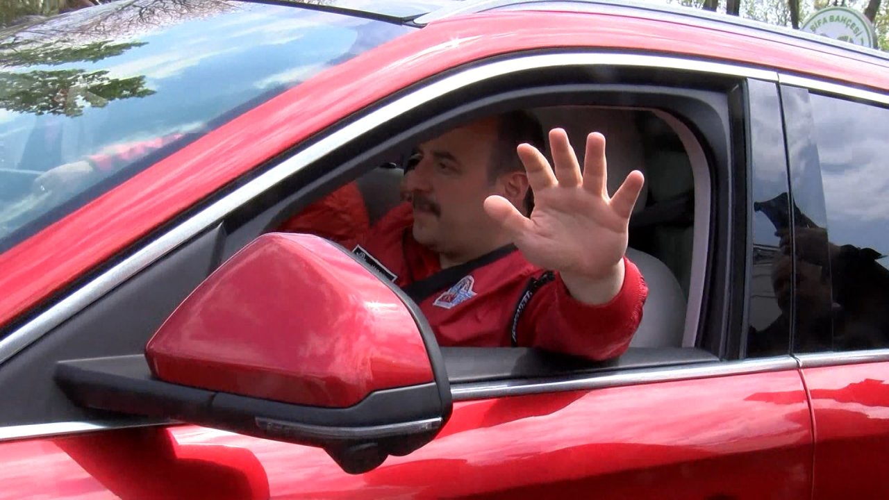 Varank: Başkan Çok Geziyor Ama Hiç Evine Uğramıyor