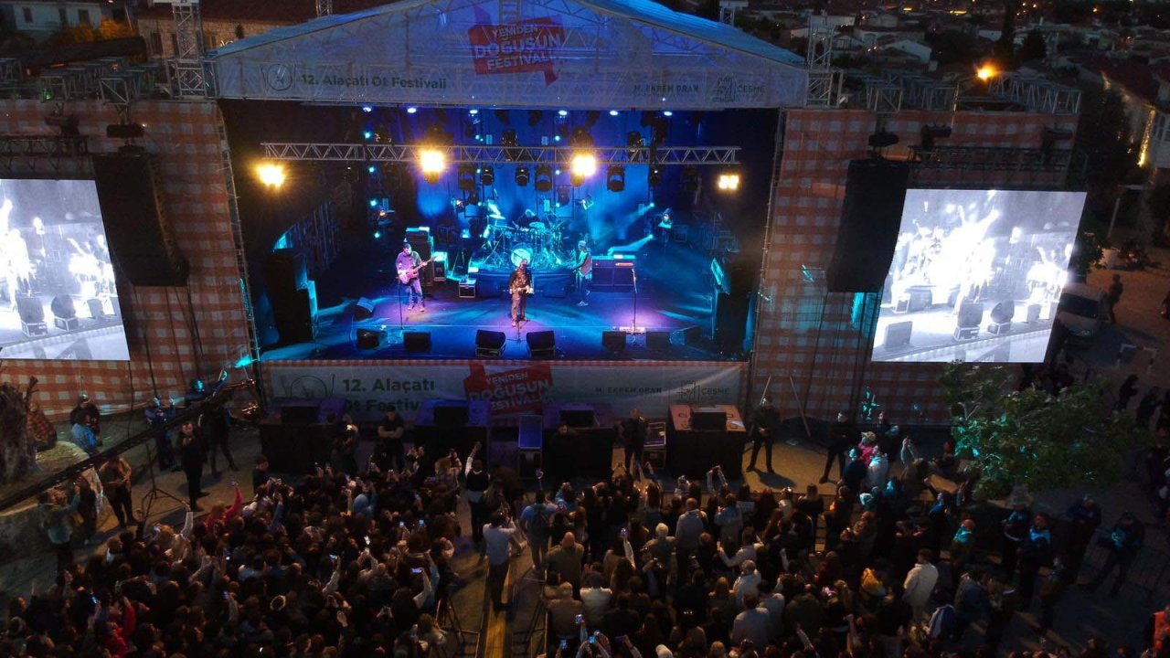 Duman Konseriyle Sona Eren Alaçatı Ot Festivali'ne 1.3 Milyon Ziyaretçi