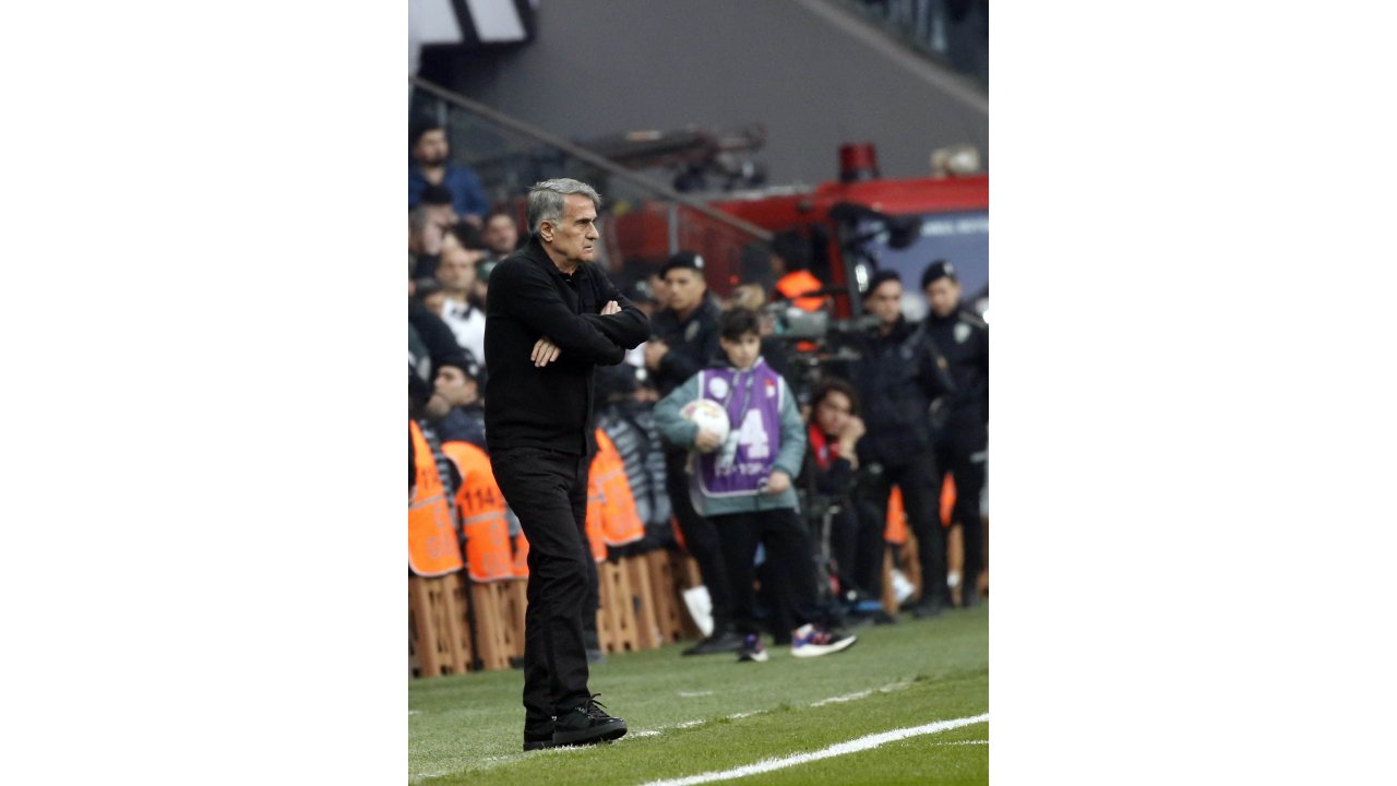 Şenol Güneş: Karanlıktan Aydınlığa Çıkmamız Gerekiyor