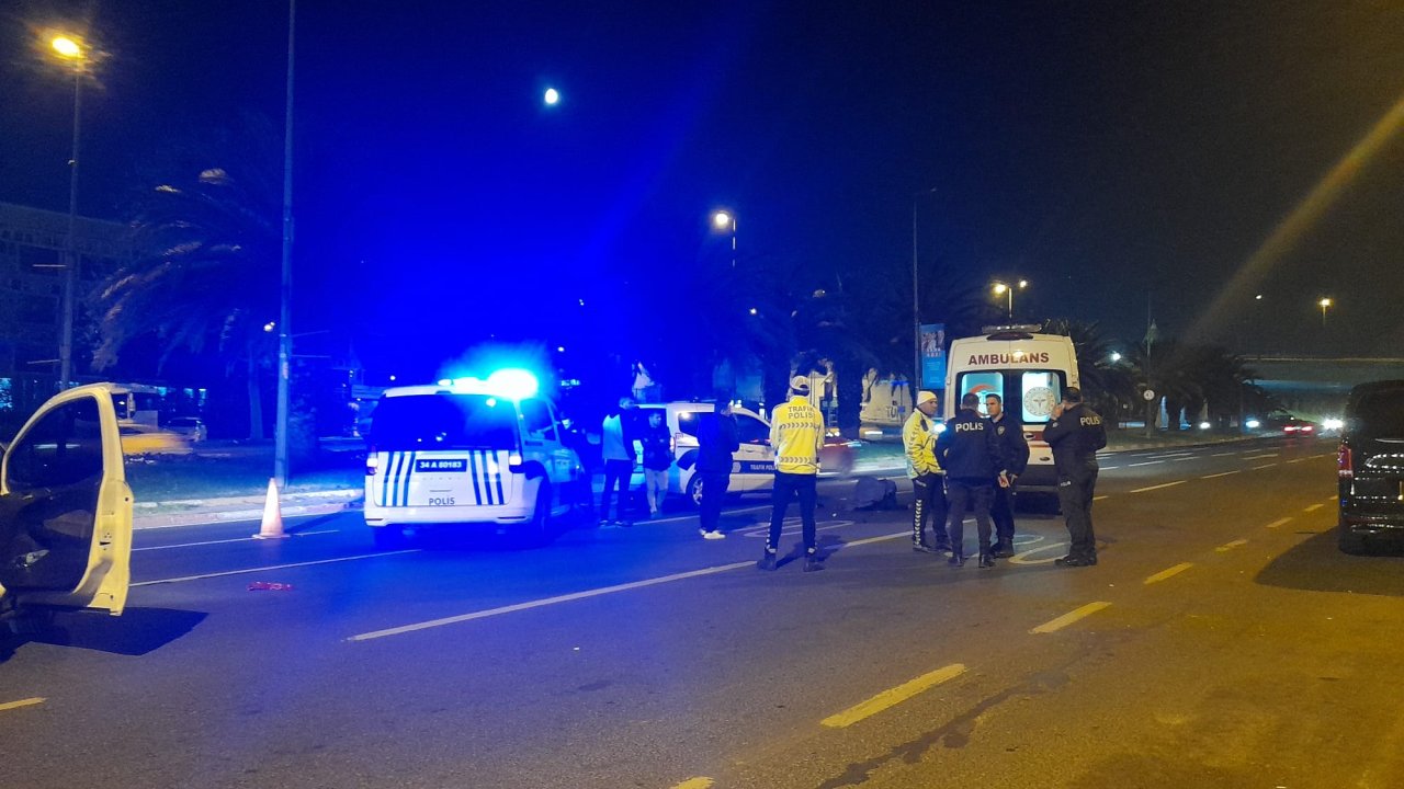 Fatih'te Otomobilin Çarptığı Yaya Hayatını Kaybetti; Sürücü Durmadan Kaçtı