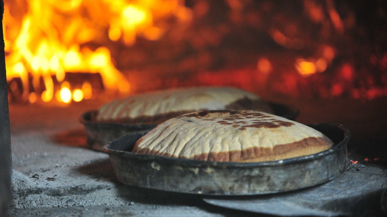 Kış Uykusundan Uyanan Ayılar İçin Barınağa ‘özel Fırın’