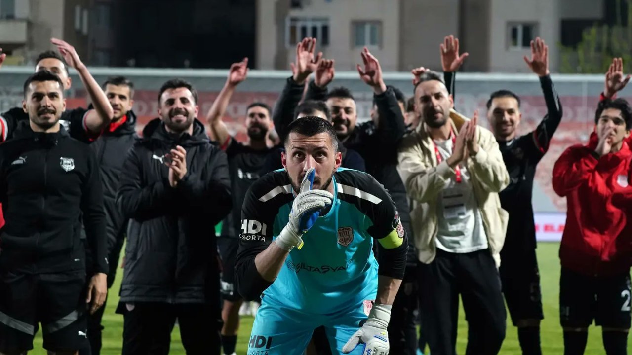 Süper Lig'e Çıkma Yarışı Nefes Kesiyor