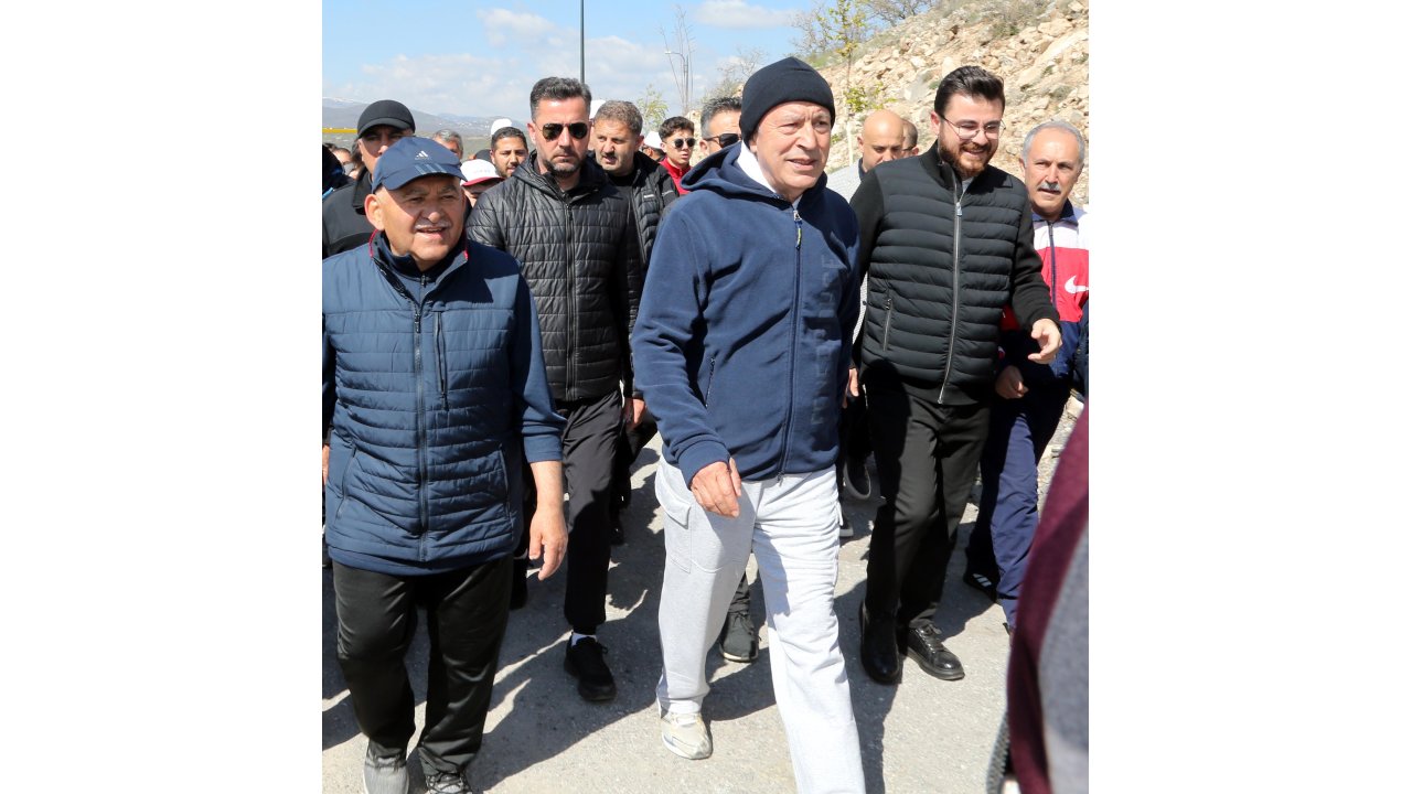 Bakan Akar: 85 Milyon Bir Ve Beraberiz, Ayrıştırma Yok