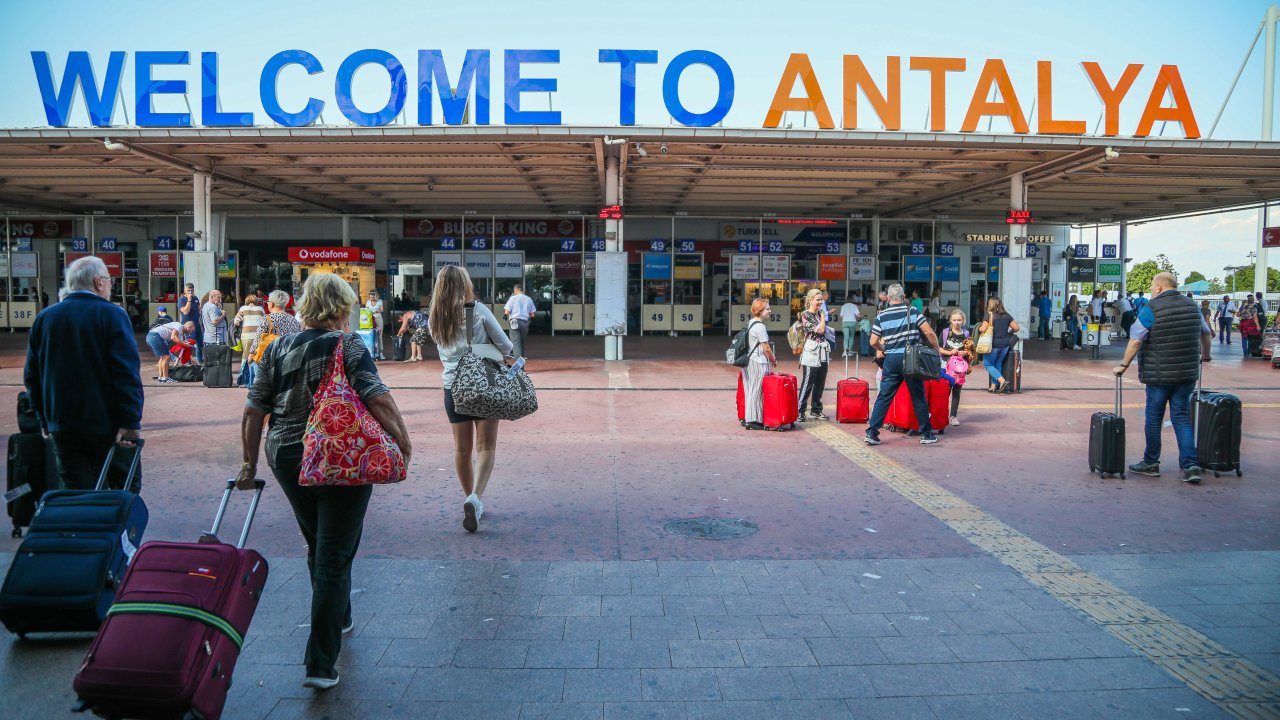 Antalya'ya 4 Ayda, 1 Milyon 798 Bin Turist