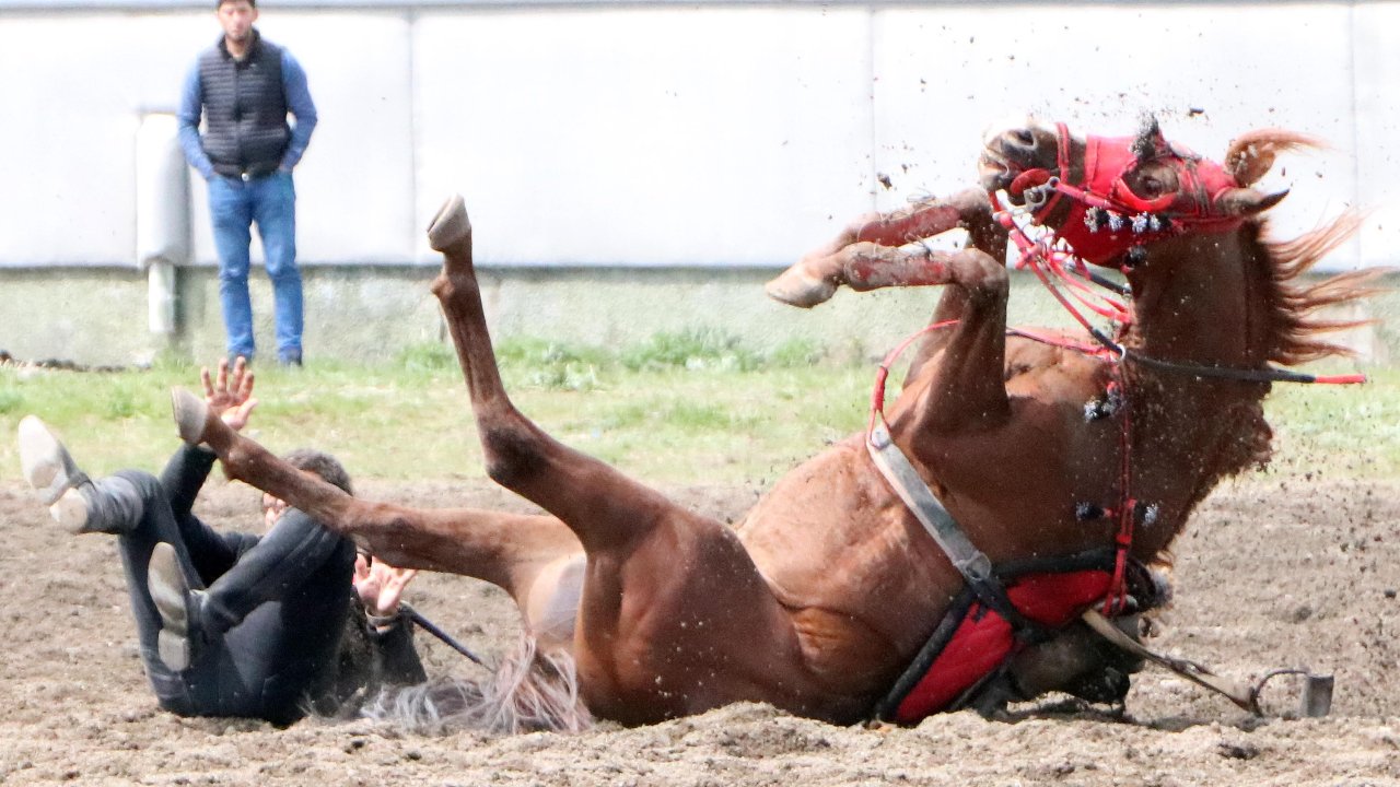 Rakibini Yakalamak İsteyen Ciritçi Ölümden Döndü