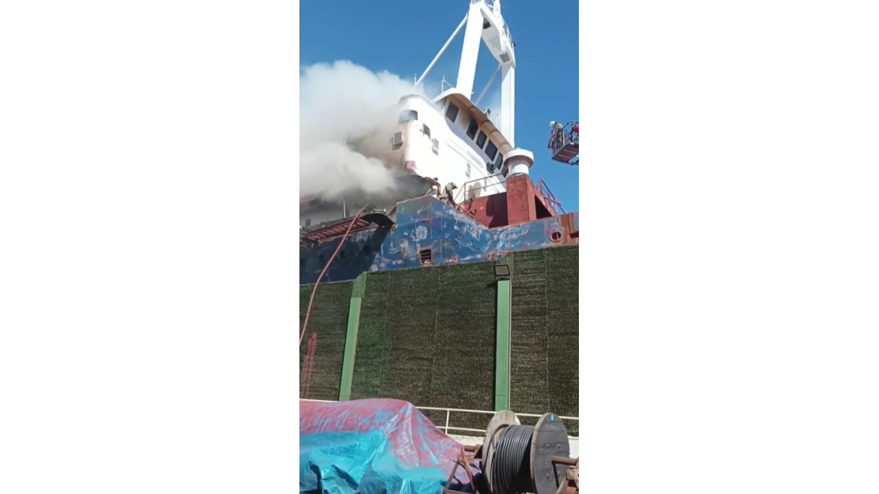 (geniş Haber) Tuzla’da Kuru Yük Gemisinde Yangın
