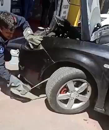 Başakşehir'de Otomobile Giren Yılanı İtfaiye Çıkardı