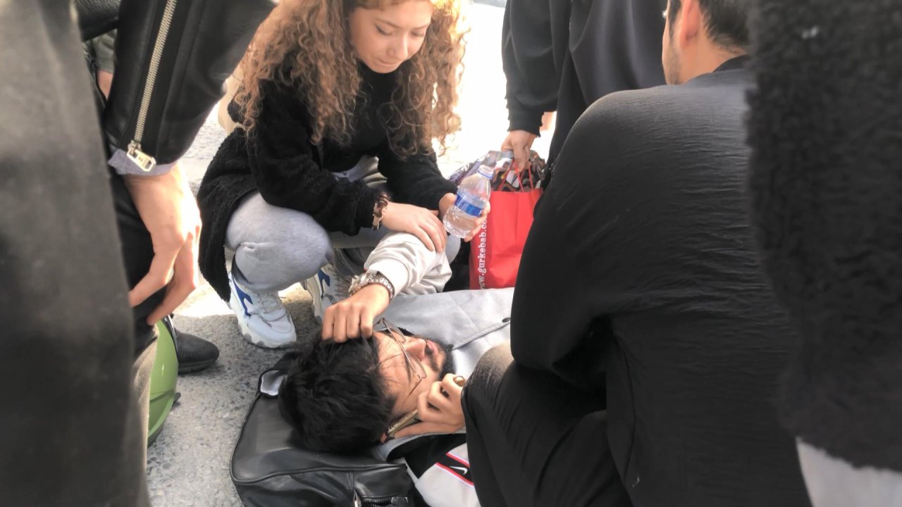 Avcılar'da Taksiye Çarpan Motosikletli Yaralandı