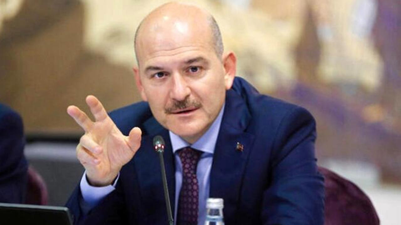 Süleyman Soylu 3 gazeteciyi gösterdi: Neye hizmet ettiğinin farkında değiller