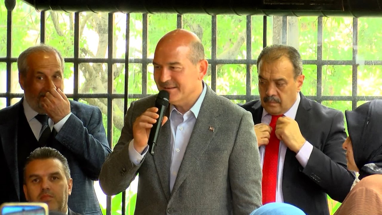 Süleyman Soylu: Pkk'nın Yaptığı Zafer İşaretini Yaptılar