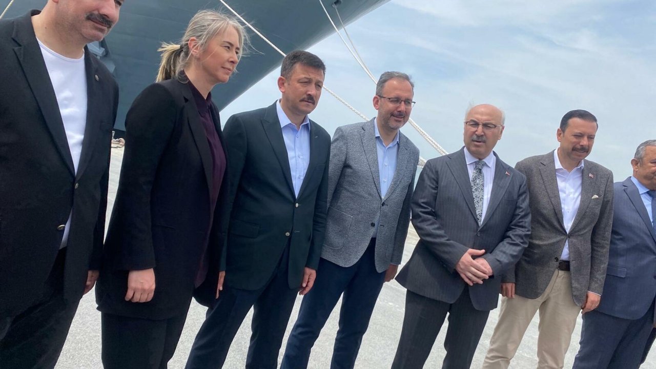 Bakan Kasapoğlu, Tcg Anadolu'yu Ziyaret Etti: Bu Gurur, Hepimizin Gururu