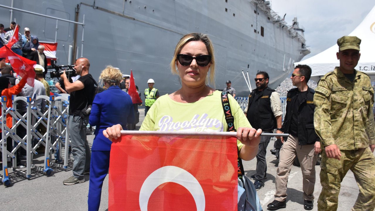 Tcg Anadolu İzmir'de (3)