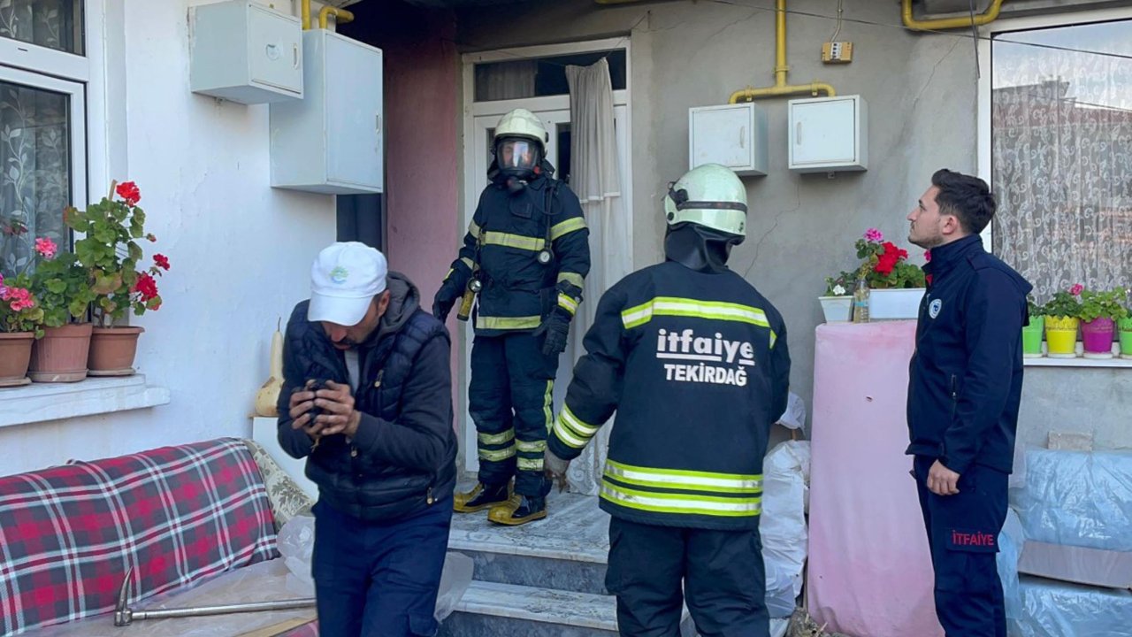 Yangında Civcivleri İtfaiyeciler Kurtardı