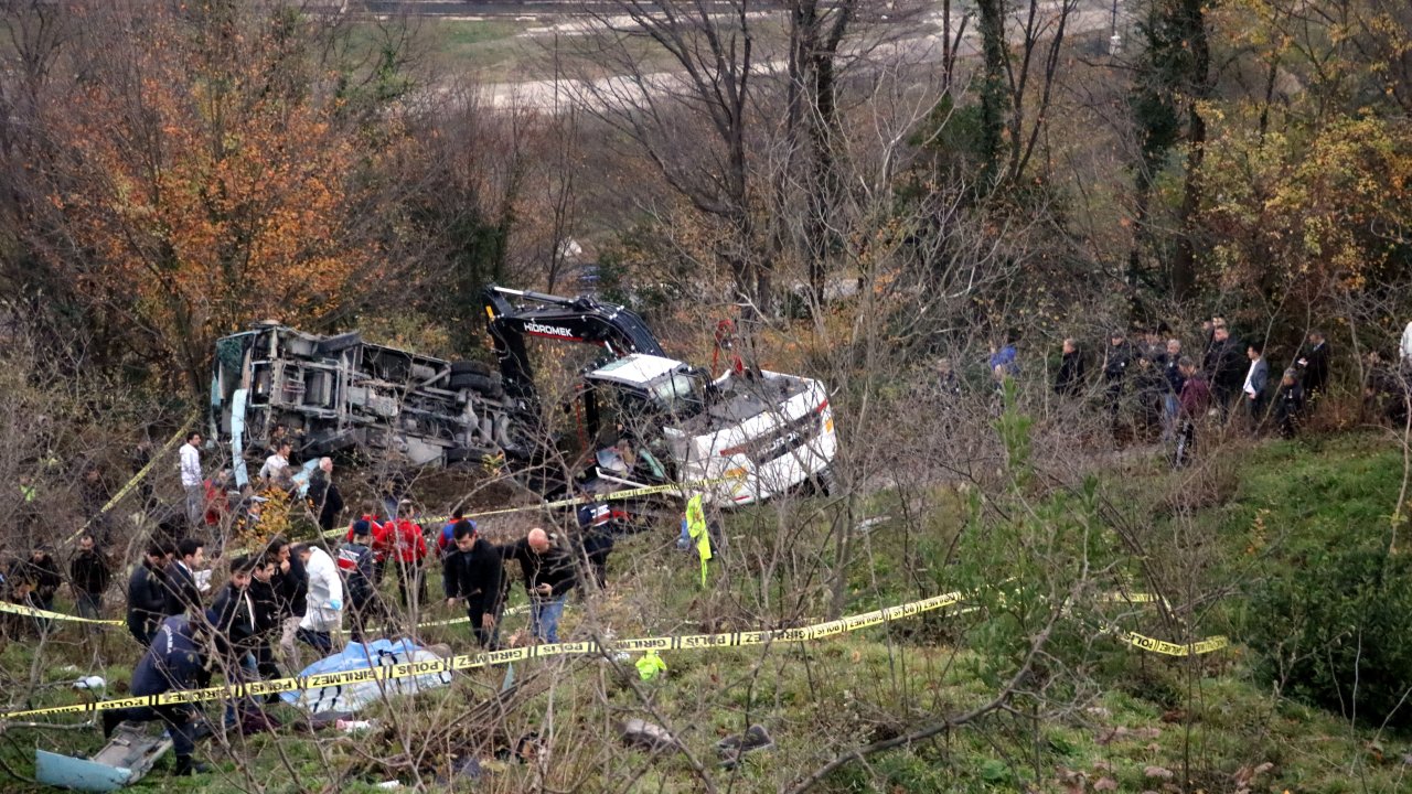 1 Öğrencinin Öldüğü Servis Kazasında Milli Eğitim Müdürü Görevden Alındı