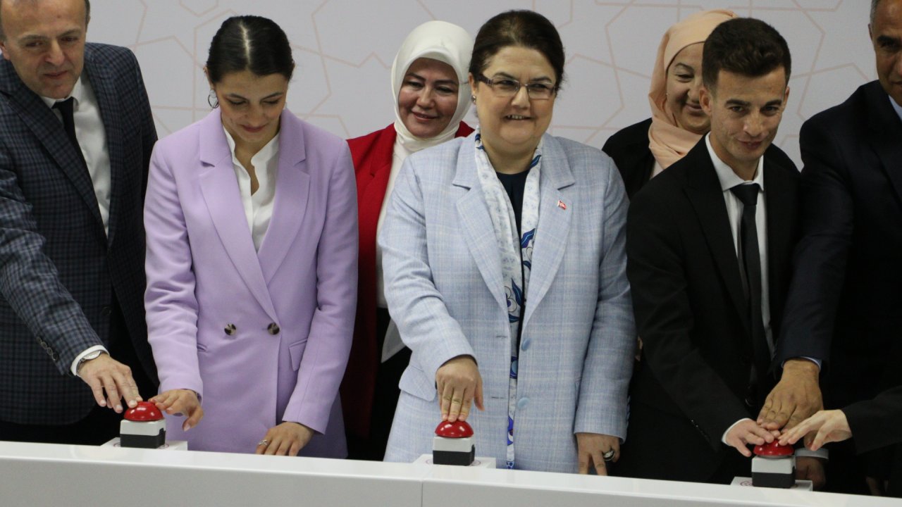 Devlet Koruması Altında Yetişen 732 Genç Kamuya Atandı