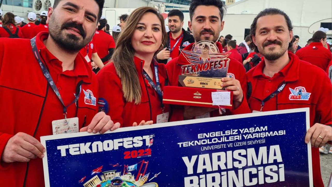 Felçliler İçin Geliştirdikleri Yatak Teknofest'te Birinci Oldu