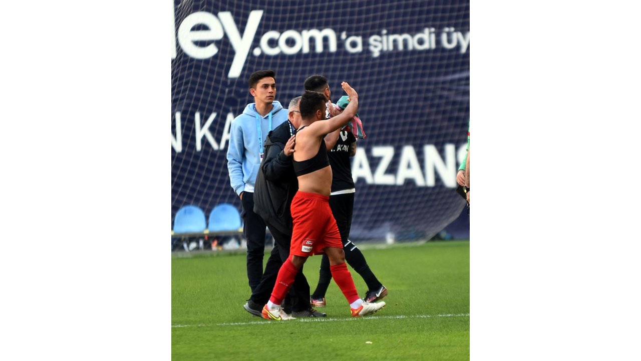 Karşıyaka'da Kaptan Gitti