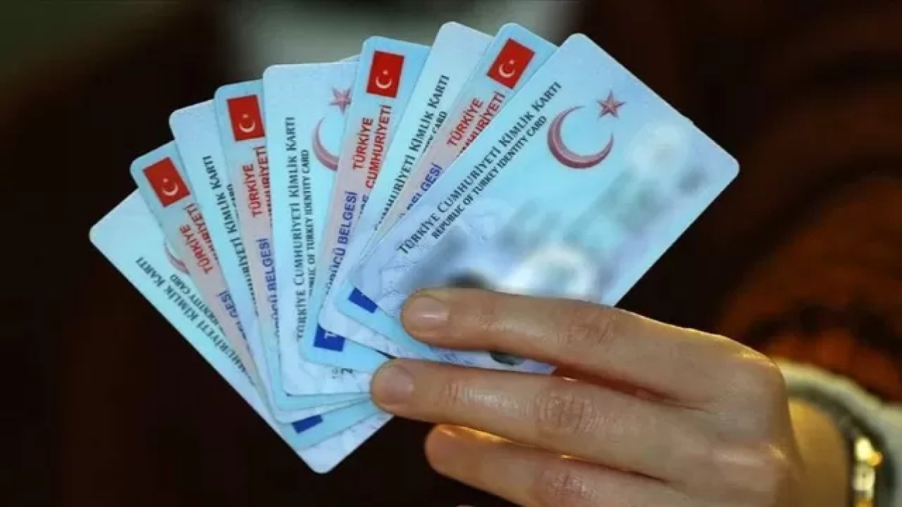 Yeni Kimlik Kartı Çıkarmayanlara Yazık Olacak! Bankada İşlem Bile Yapamayabilirsiniz!