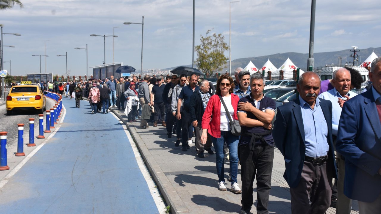 Tcg Anadolu'ya İzmir'de Yoğun İlgi