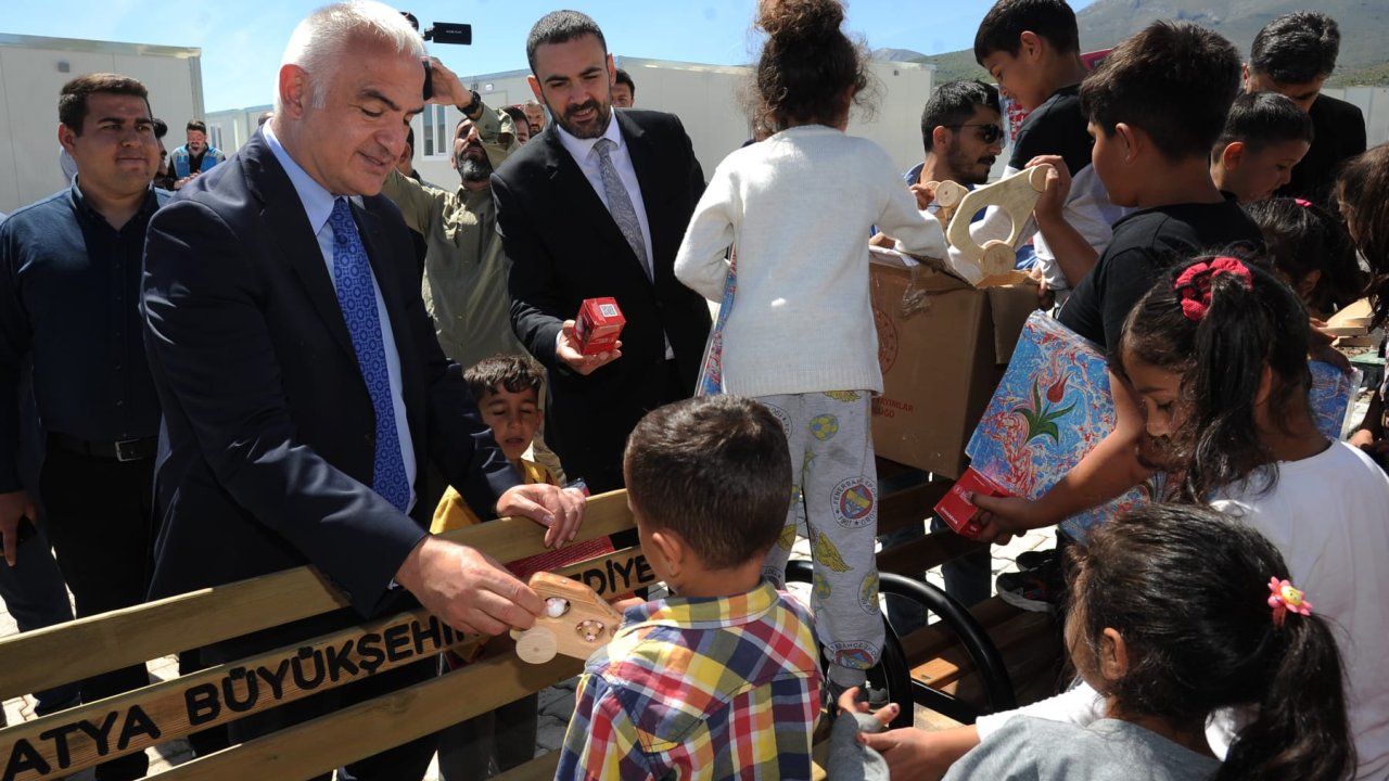 Bakan Ersoy, Malatya'da İncelemelerde Bulundu