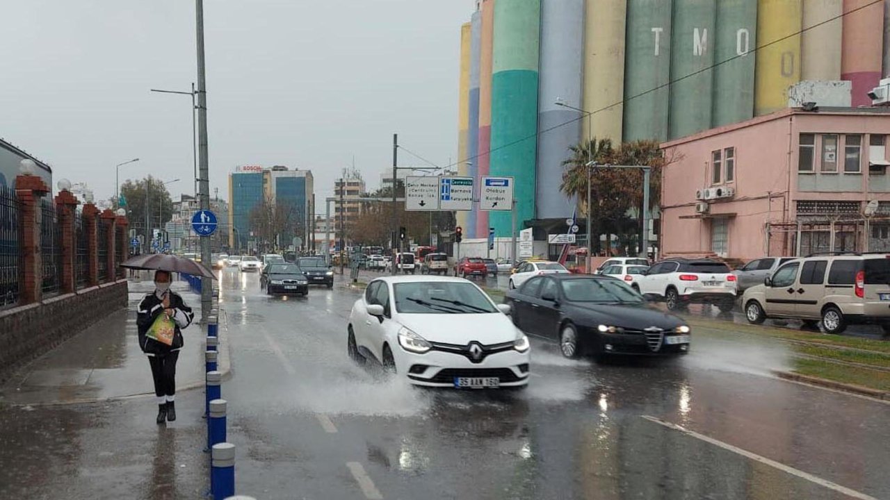 Meteoroloji'den İzmir İçin Sağanak Yağış Uyarısı