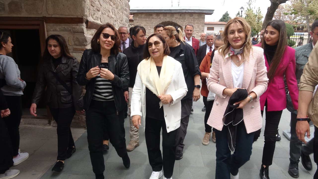 Selvi Kılıçdaroğlu, Mevlana Müzesi'ni Ziyaret Etti