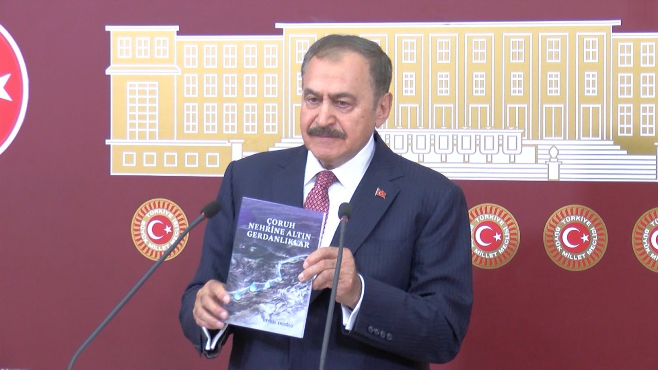 Ak Parti'li Eroğlu, Baraj Projeleri Sürecini Kitaplaştırdı