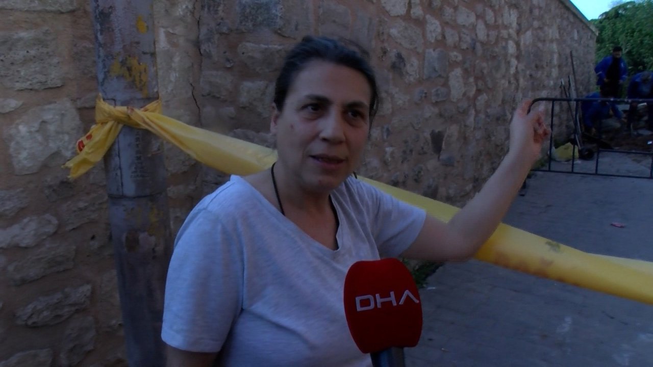 Beyoğlu'nda İstinat Duvarı Okulun Bahçesine Çöktü, 3 Bina Boşaltılarak Mühürlendi