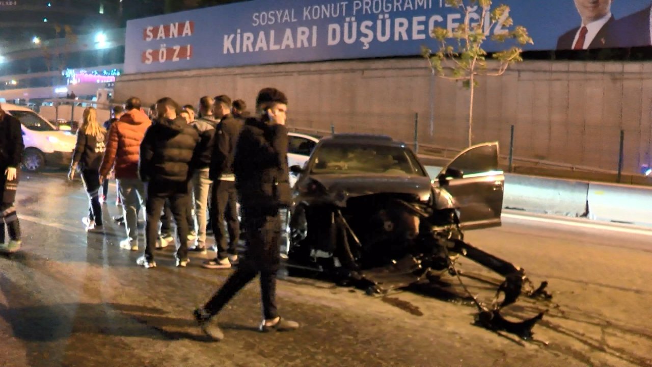 Kadıköy’de Zincirleme Kaza, 2 Yaralı