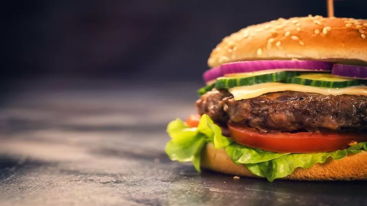 Fast Food Zinciri Hamburgere Yeniden Zam Yaptı! Hamburger Fiyatları Ateş Pahası Oldu!