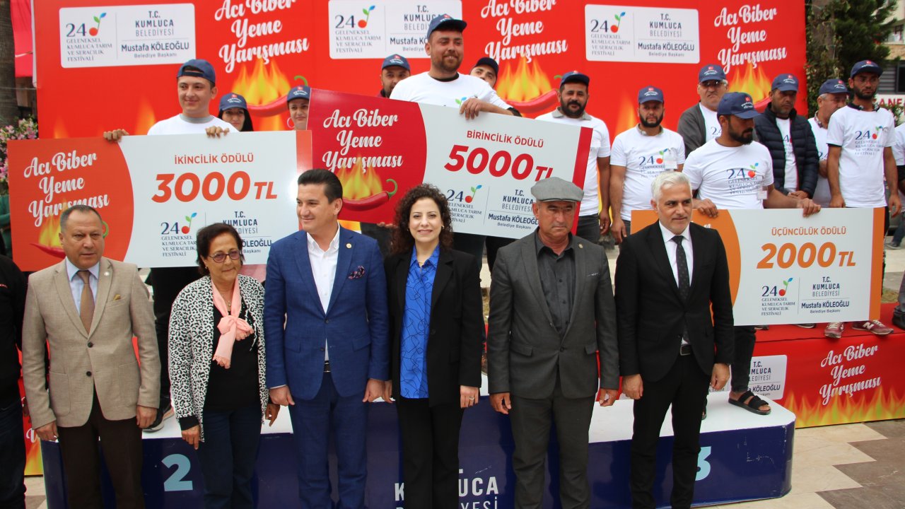 Yarışmada, 3 Dakikada 260 Gram Acı Biber Yedi